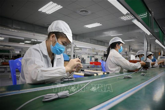 Thu hút FDI giảm so với cùng kỳ, doanh nghiệp Việt tăng vốn đầu tư ra nước ngoài