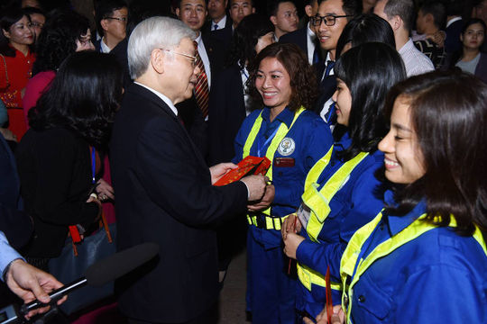 Vững tin vào con đường đi lên xã hội chủ nghĩa