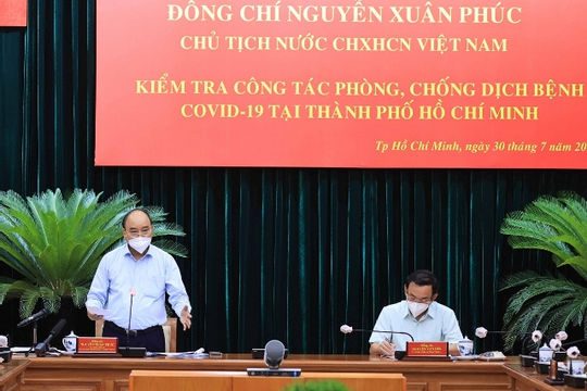 Chủ tịch nước Nguyễn Xuân Phúc: Giãn cách phải gắn chặt với chăm lo đời sống người dân