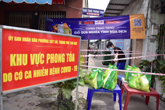 Ngành ngân hàng dành hàng nghìn tỷ đồng hỗ trợ công tác phòng chống COVID-19 Ngành ngân hàng dành hàng nghìn tỷ đồng hỗ trợ công tác phòng chống COVID-19