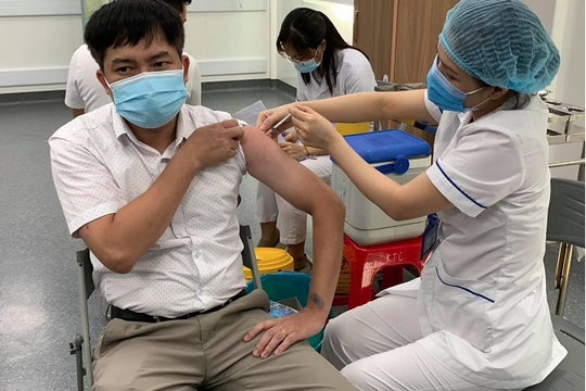 Hà Nội tăng tốc độ và diện bao phủ tiêm vắc xin phòng Covid-19