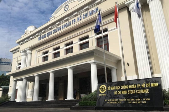 HOSE nhận lại cổ phiếu giao dịch tạm thời trên HNX và cổ phiếu niêm yết mới