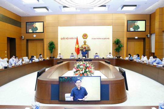 Thông qua Nghị quyết cho phép Chính phủ áp dụng các quy định khác luật để phòng, chống Covid-19