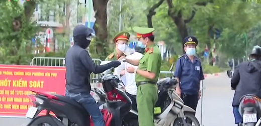 Hà Nội siết chặt việc cấp và sử dụng giấy đi đường trong thời gian giãn cách xã hội