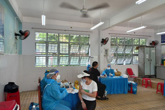 Sáng 12/8: Ghi nhận 4.642 ca nhiễm Covid-19 mới, hơn 12 triệu liều vắc xin đã được tiêm