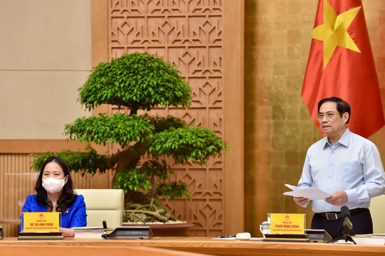 Chung sức, đồng lòng thi đua phòng, chống và chiến thắng đại dịch COVID-19 Chung sức, đồng lòng thi đua phòng, chống và chiến thắng đại dịch COVID-19