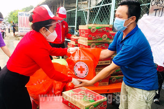 Bình Dương: Hỗ trợ lao động có hoàn cảnh khó khăn đang ở trọ Bình Dương: Hỗ trợ lao động có hoàn cảnh khó khăn đang ở trọ