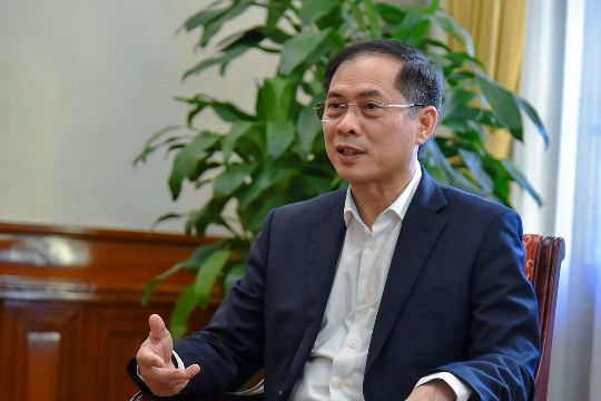 Vận động quyết liệt, đồng bộ các kênh để tiếp cận vắc xin phòng Covid-19 nhanh nhất, nhiều nhất