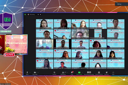 Lễ trao bằng tốt nghiệp đặc biệt của sinh viên Đại học Quốc gia Hà Nội trong bối cảnh dịch bệnh