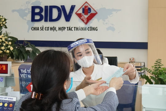 BIDV, Vietcombank giảm lãi suất cho khách hàng tại 19 tỉnh phía Nam