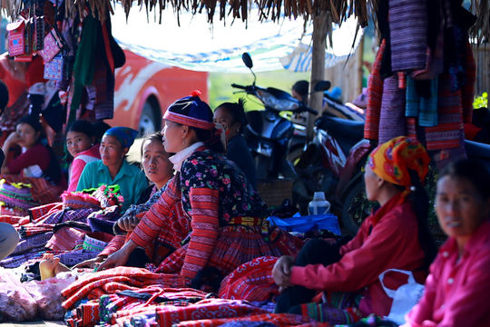 Ưu tiên bảo tồn, phát huy văn hóa truyền thống đồng bào dân tộc thiểu số