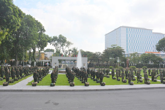 Tăng cường gần 300 bác sĩ, học viên quân y vào miền Nam chống dịch