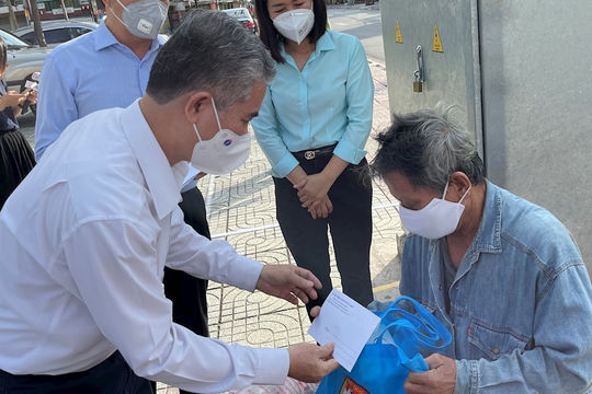 Thành phố Hồ Chí Minh: Đề xuất bổ sung hơn 2.500 tỷ đồng hỗ trợ hộ nghèo và lao động tự do