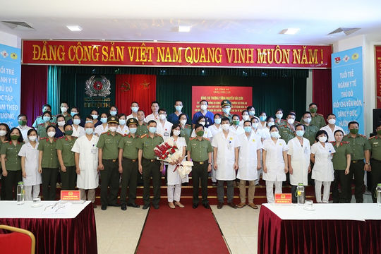 Đoàn cán bộ y, bác sĩ Công an nhân dân chi viện cho TP. Hồ Chí Minh và các tỉnh phía Nam chống dịch Đoàn cán bộ y, bác sĩ Công an nhân dân chi viện cho TP. Hồ Chí Minh và các tỉnh phía Nam chống dịch