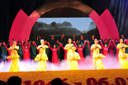 Chương trình nghệ thuật đặc biệt "Những mùa thu lịch sử"