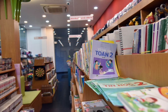 Tạo điều kiện đưa sách khoa đến cho học sinh, giáo viên phục vụ năm học mới