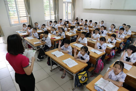 Các tỉnh xem xét, quyết định không thu học phí khi thiên tai, dịch bệnh