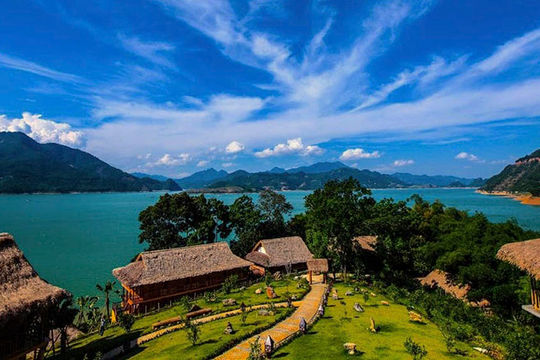 Đẩy nhanh triển khai thực hiện quy hoạch xây dựng Khu du lịch Quốc gia Hồ Hòa Bình