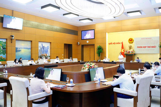 Xác định trọng tâm, khâu đột phá trong xây dựng, hoàn thiện và tổ chức thực hiện hệ thống pháp luật