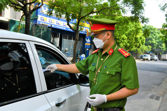 Vất vả, hy sinh không làm nản lòng lực lượng Công an trên mặt trận chống dịch, giữ bình yên cho xã hội