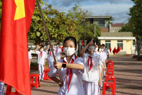 Sáng 05/9, Lễ khai giảng diễn ra linh hoạt, ngắn gọn, trang trọng giúp động viên tinh thần Thầy - trò vững tâm vào năm học mới