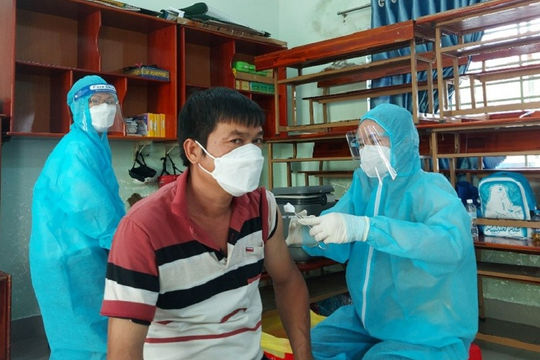 Hà Nội, TP. Hồ Chí Minh và 3 tỉnh phải hoàn thành tiêm mũi 1 vắc xin Covid-19 trước 15/9