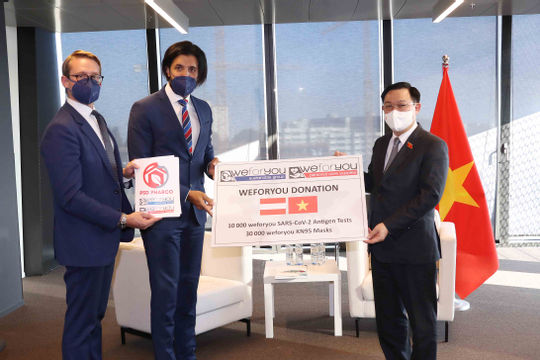 Doanh nghiệp Cộng hòa Áo, Việt kiều ủng hộ thiết bị y tế cho Việt Nam phòng, chống dịch Covid-19