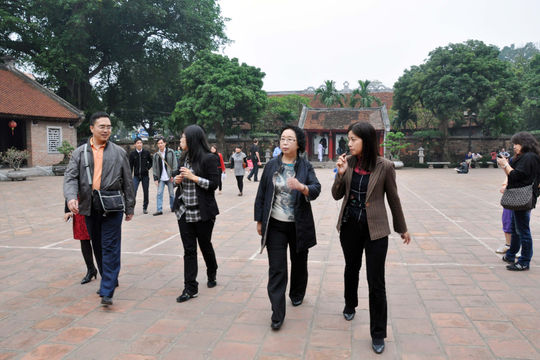 Xem xét mở rộng đối tượng, rút gọn thủ tục để kịp thời hỗ trợ cho hướng dẫn viên gặp khó khăn