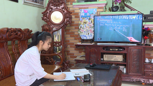 Chú trọng tổ chức dạy học qua truyền hình