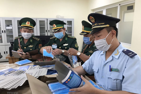 Quản lý chặt việc cấp phép sản xuất và xuất, nhập khẩu trang thiết bị phòng dịch