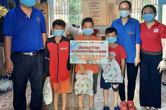 Hỗ trợ trẻ em có cha mẹ qua đời vì Covid-19