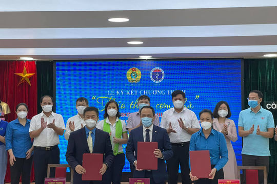 Chương trình “Thảo thơm cơm nhà” mang 100 nghìn suất ăn đến với cán bộ y tế tuyến đầu