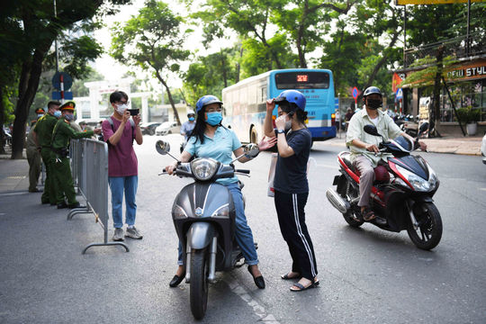Nhiều trường đại học đồng loạt công bố điểm trúng tuyển