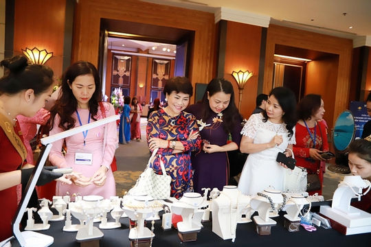 Thúc đẩy phụ nữ tham chính: Cần xóa bỏ rào cản định kiến giới