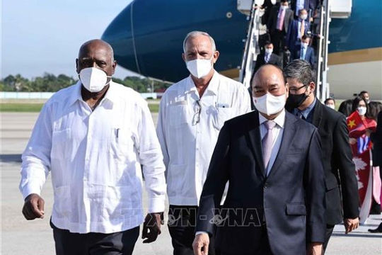 Chủ tịch nước tới La Habana, bắt đầu thăm hữu nghị chính thức Cuba