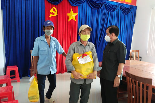 Chung tay hỗ trợ người dân gặp khó khăn do dịch bệnh
