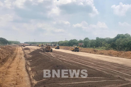 Đề nghị hỗ trợ tiêm vắc-xin phòng Covid-19 cho người lao động tại các dự án giao thông trọng điểm