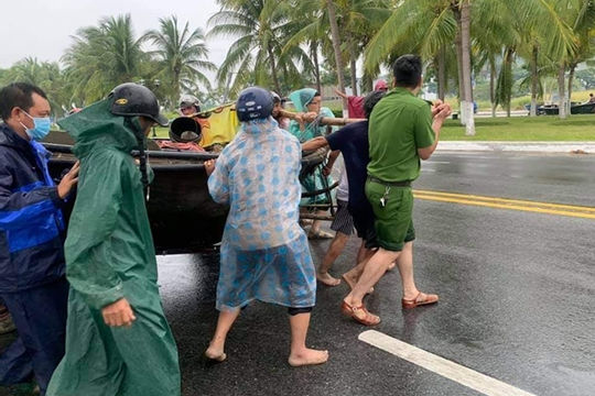 Lực lượng Công an nhân dân chủ động ứng phó với diễn biến áp thấp nhiệt đới và mưa lũ