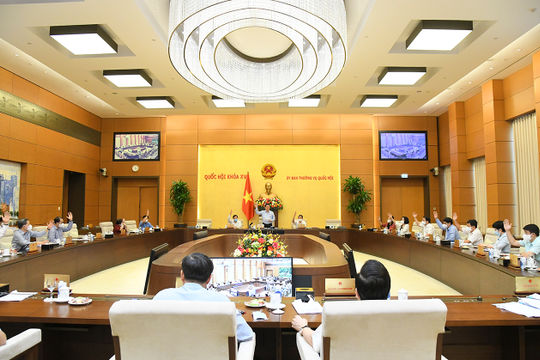 Ủy ban Thường vụ Quốc hội ra Nghị quyết về bổ sung dự phòng ngân sách trung ương để chi cho công tác phòng, chống dịch Covid-19