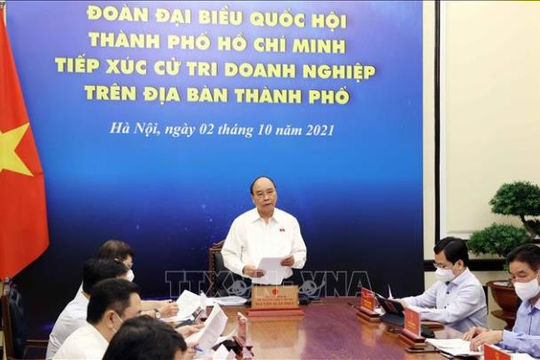 Chủ tịch nước Nguyễn Xuân Phúc tiếp xúc cử tri là doanh nghiệp tại TP. Hồ Chí Minh
