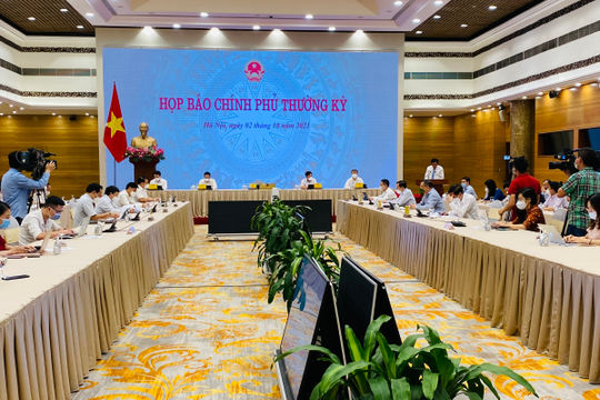 Tập trung hoàn thiện Chiến lược khôi phục và phát triển kinh tế trong trạng thái bình thường mới