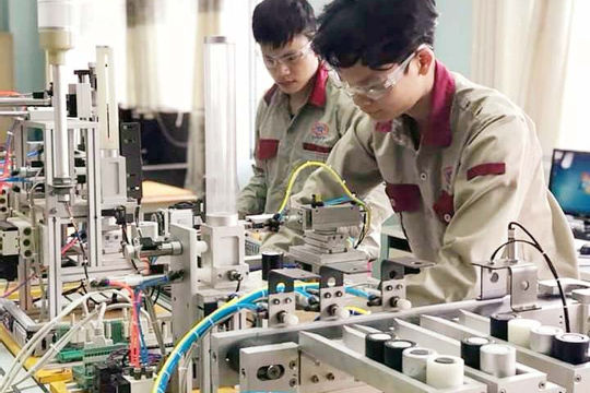 Giải quyết thách thức nâng cao kỹ năng cho lao động Việt Nam