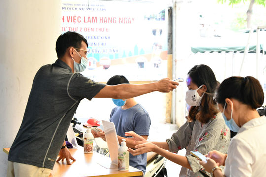 Linh hoạt giải quyết hồ sơ, tăng cường kết nối việc làm cho người lao động Linh hoạt giải quyết hồ sơ, tăng cường kết nối việc làm cho người lao động