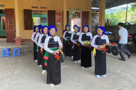 Bảo tồn văn hóa truyền thống dân tộc Dao, Mường gắn với phát triển du lịch