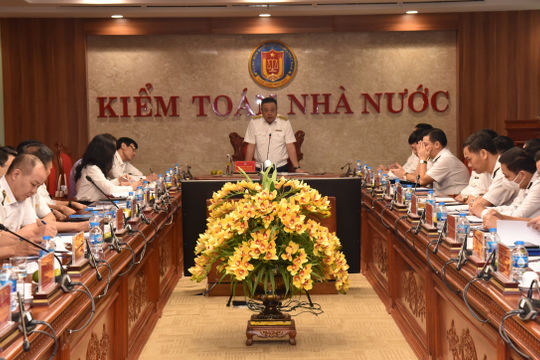 Tập trung lãnh đạo, chỉ đạo hoàn thành cơ bản các nhiệm vụ chính trị trong bối cảnh Covid-19