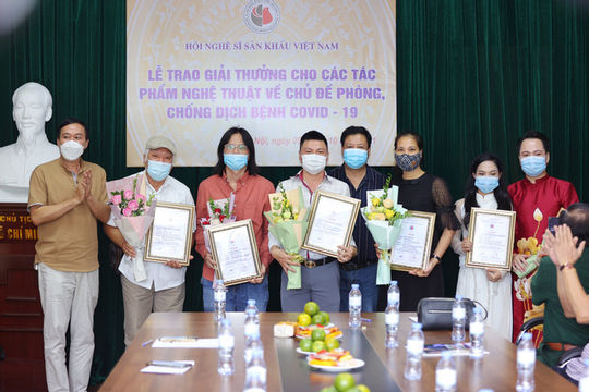 Trao Giải thưởng cho các tác phẩm nghệ thuật về phòng, chống Covid-19