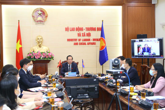 Nâng cao khả năng tiếp cận công nghệ số cho phụ nữ