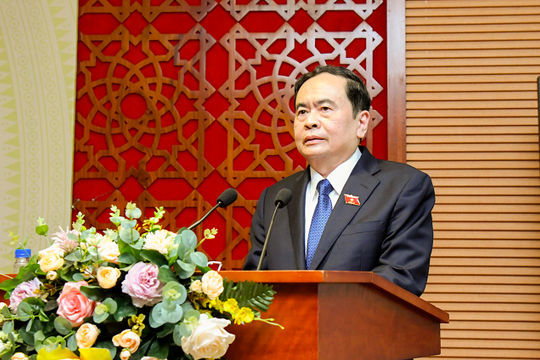 Tặng bằng khen của Thủ tướng Chính phủ cho các tập thể, cá nhân có thành tích xuất sắc trong công tác bầu cử