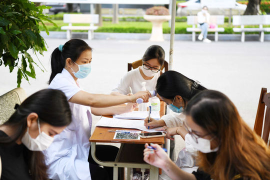 TP. Hồ Chí Minh ban hành bộ tiêu chí đánh giá an toàn phòng Covid-19 trong trường học TP. Hồ Chí Minh ban hành bộ tiêu chí đánh giá an toàn phòng Covid-19 trong trường học