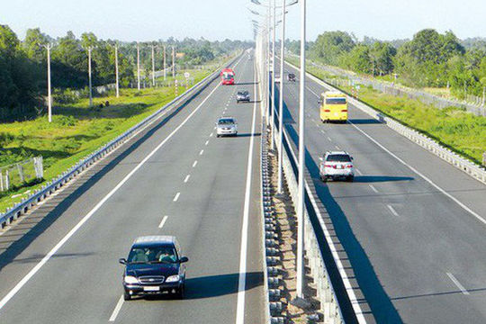 Hoàn thiện Nghị quyết thí điểm cơ chế, chính sách đặc thù phát triển đường bộ cao tốc giai đoạn 2021-2025 Hoàn thiện Nghị quyết thí điểm cơ chế, chính sách đặc thù phát triển đường bộ cao tốc giai đoạn 2021-2025